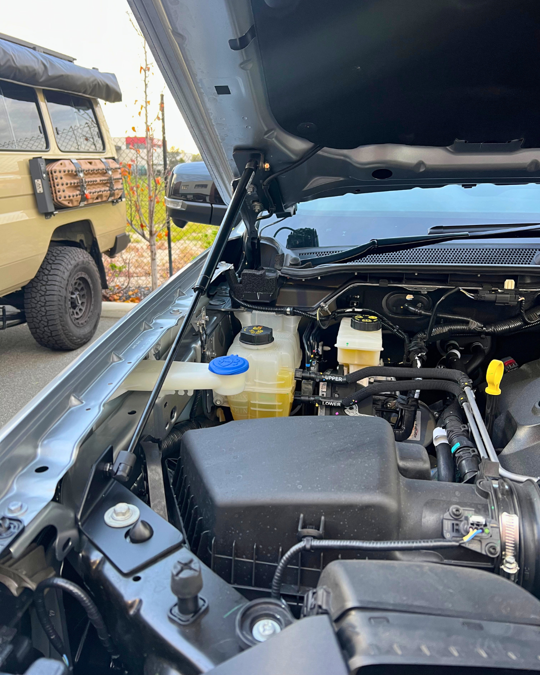 Ford Everest Bonnet Strut & Light Holder Kit (2022+)
