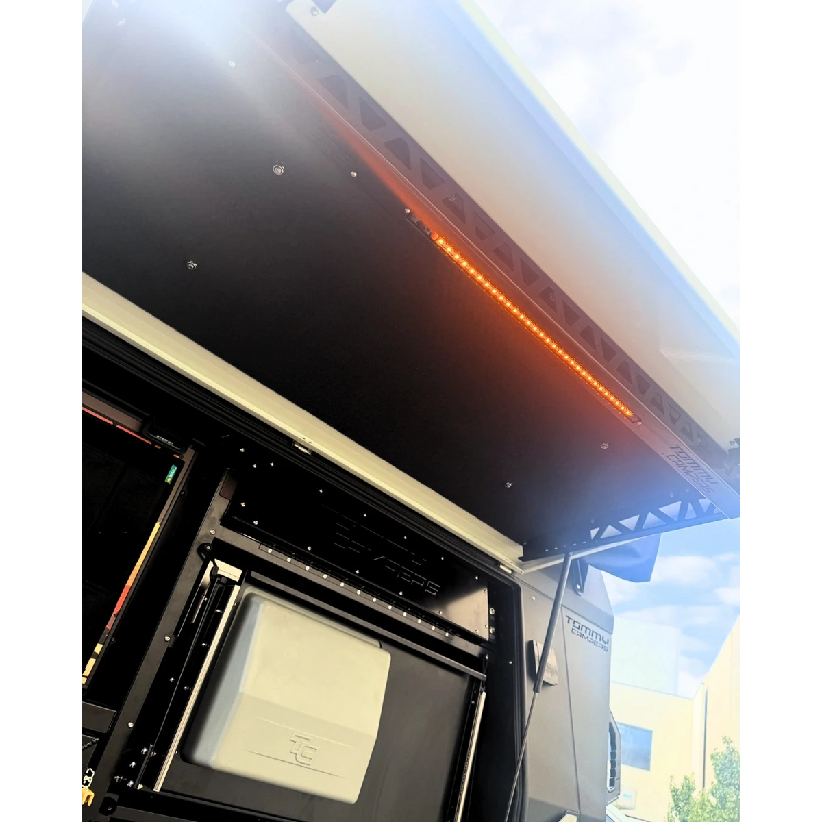 Dual Colour Amber/White dimmable Strip light – view 9