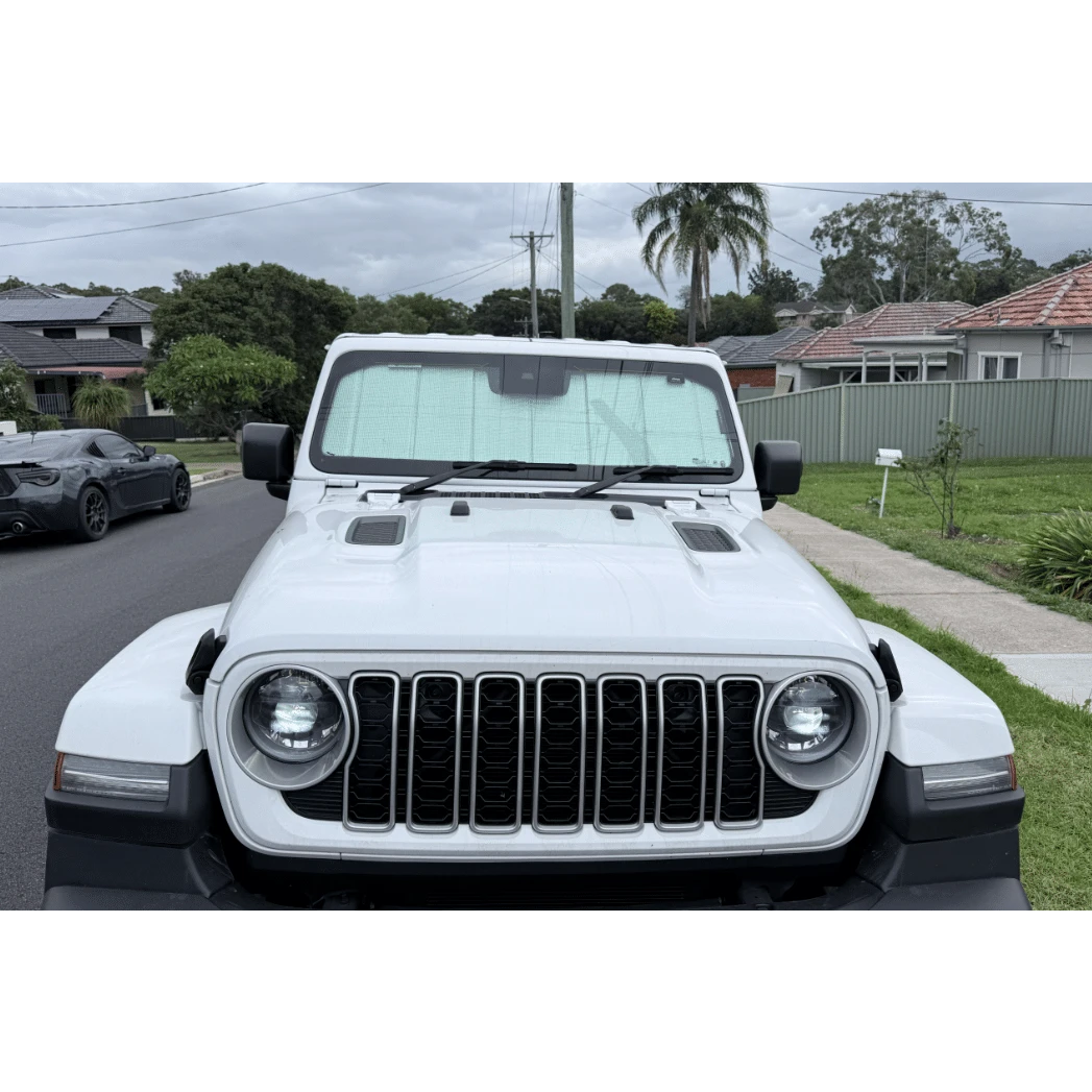 Jeep Gladiator/Wrangler Front Windscreen Sun Shade (JT/JL; 2018+) – view 3