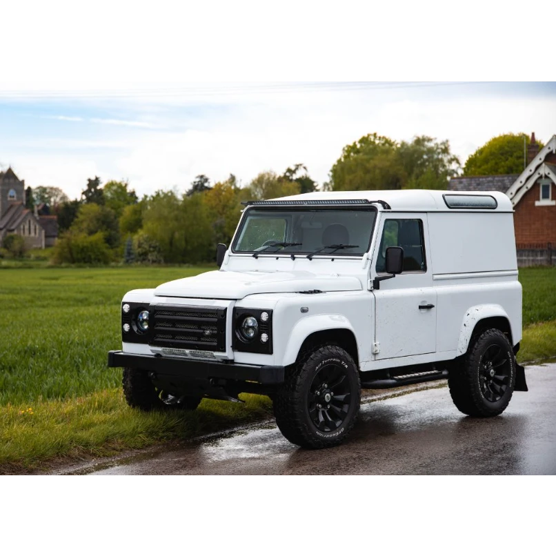 Lazer Lamps Defender fitted view, auxiliary lighting on