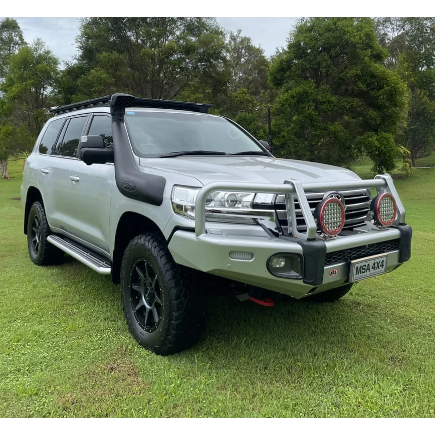 LandCruiser 200 Series with MSA POWER FOLD Towing Mirrors