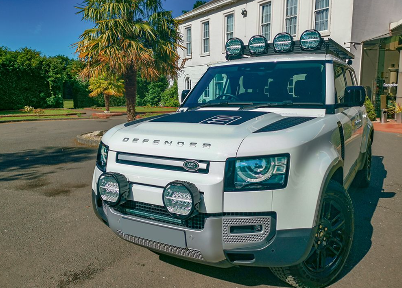 Land Rover Grille Mount