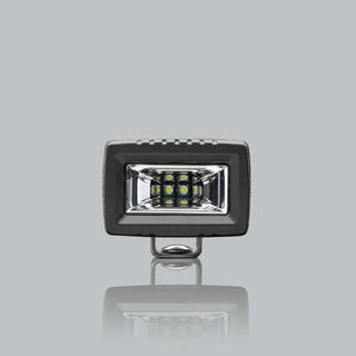 ALTIQ CX2 work light square on to the lens, the reflector with two rows of LEDs behind a clear cover, in a black housing with the mounting bracket beneath