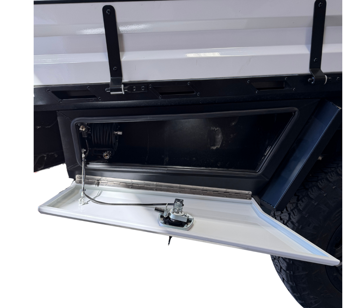 Driver side under tray toolbox