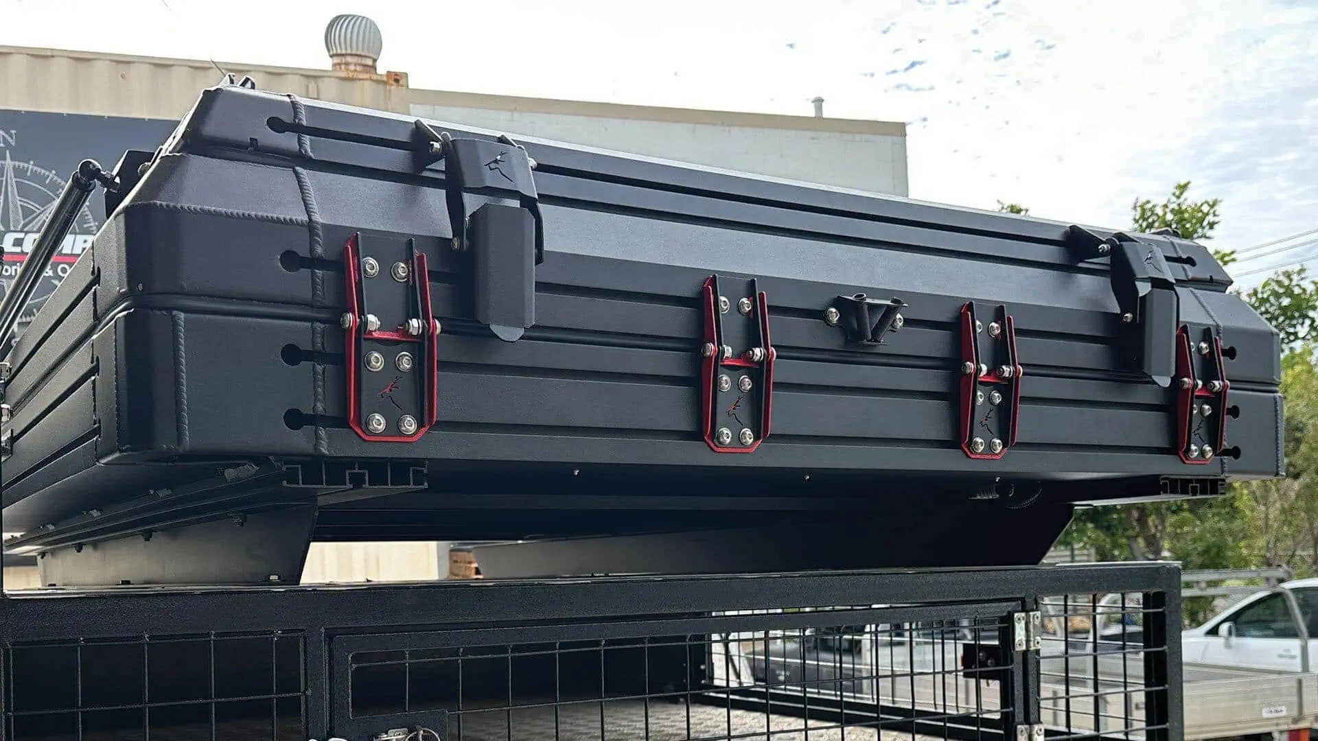 Bush Company TX27 MAX Hardshell Rooftop Tent latches