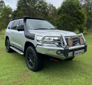 LandCruiser 200 Series with MSA POWER FOLD Towing Mirrors