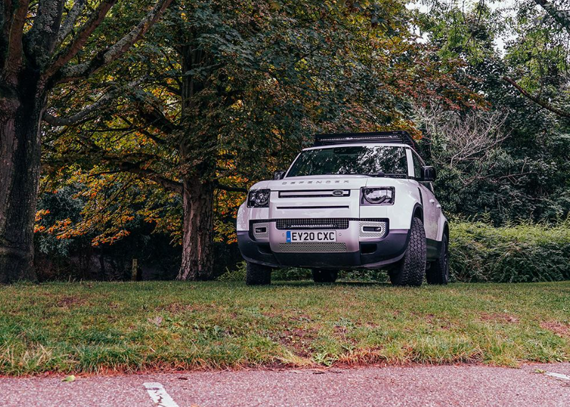 Land Rover Grille Mount