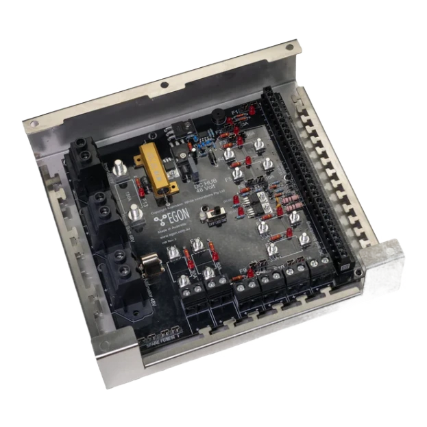 EGON DC-Hub 48V wiring layout showing alternator, battery, DC-DC converter, inverter and solar connections on one labelled board
