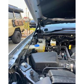 Ford Everest Bonnet Strut & Light Holder Kit (2022+)