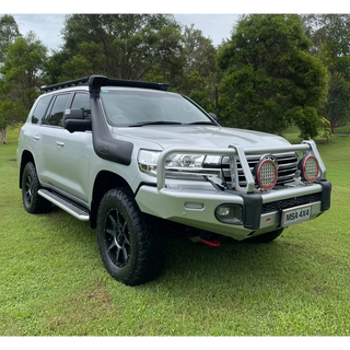 LandCruiser 200 Series with MSA POWER FOLD Towing Mirrors