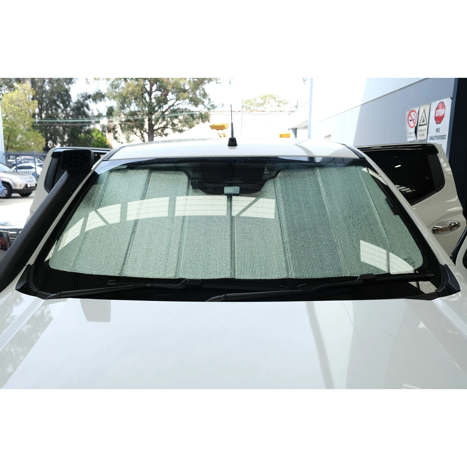 Mitsubishi Triton 6th Gen Front Sun Shade (LC/MV 2023+) – view 2