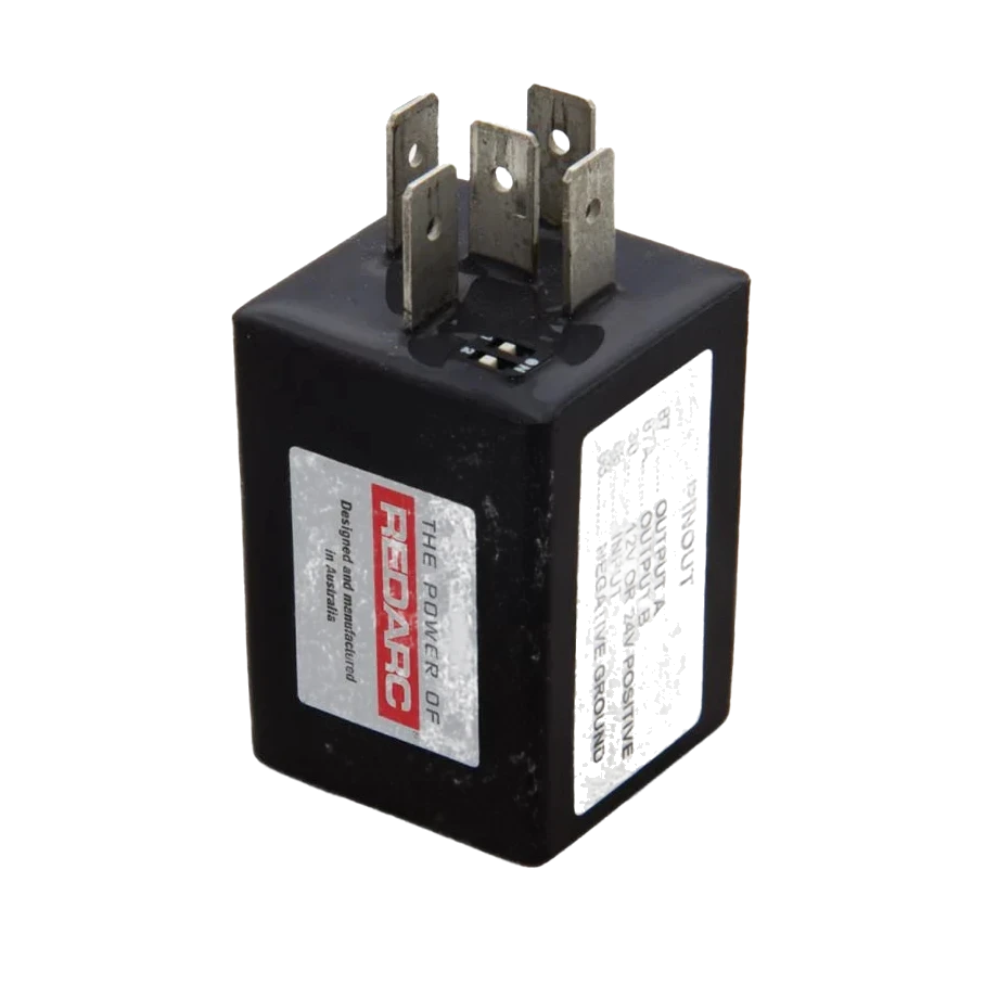 Redarc CR1224L chopper relay, side profile on a neutral background. Standard 5-pin automotive relay body with Redarc branding on the top face. 81 by 31 by 30mm with any-angle mounting