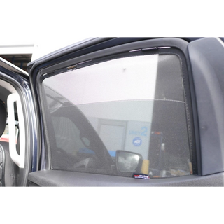 SnapShades Rear Window Shades Isuzu D-MAX RG – shade covering the rear side window, seen from outside
