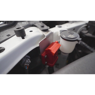 Solar input bracket installed in engine bay, SB50 Anderson connector feeding to a DC-DC charger