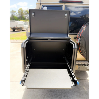 Thorburns BBQ 2.0 and Accessory Arm with a Set of Latches