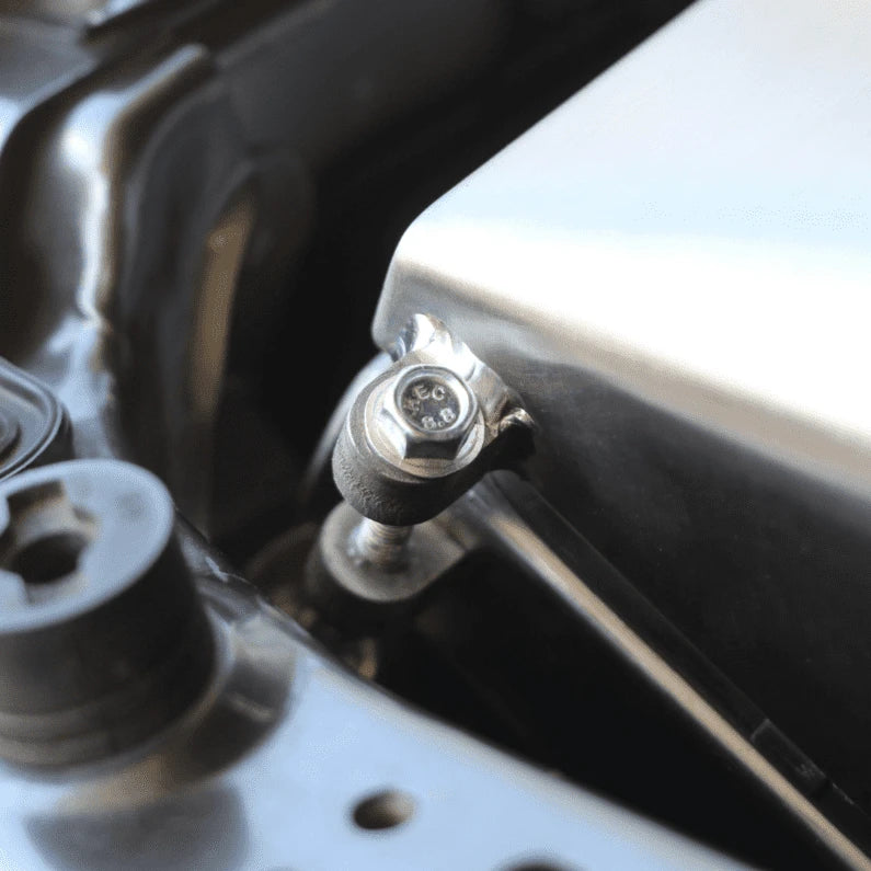 Close-up of the airbox mounting bolt and washer – Torqit Stainless Steel Airbox (Matte Black) for Toyota 4.5L Landcruiser