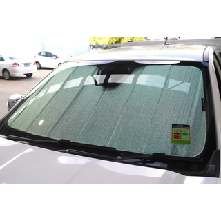 Toyota Hilux 8th Gen Front Windscreen Sun Shade (2015–2025) – view 3