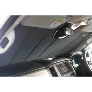 Toyota Hilux 8th Gen Front Windscreen Sun Shade (2015–2025) – view 4